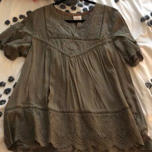 New with Tags Knox Rose Top from Target. Size L